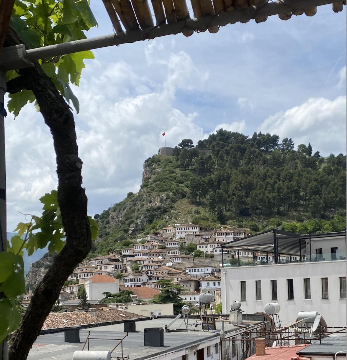 شقة Flat In Berat'S Center المظهر الخارجي الصورة